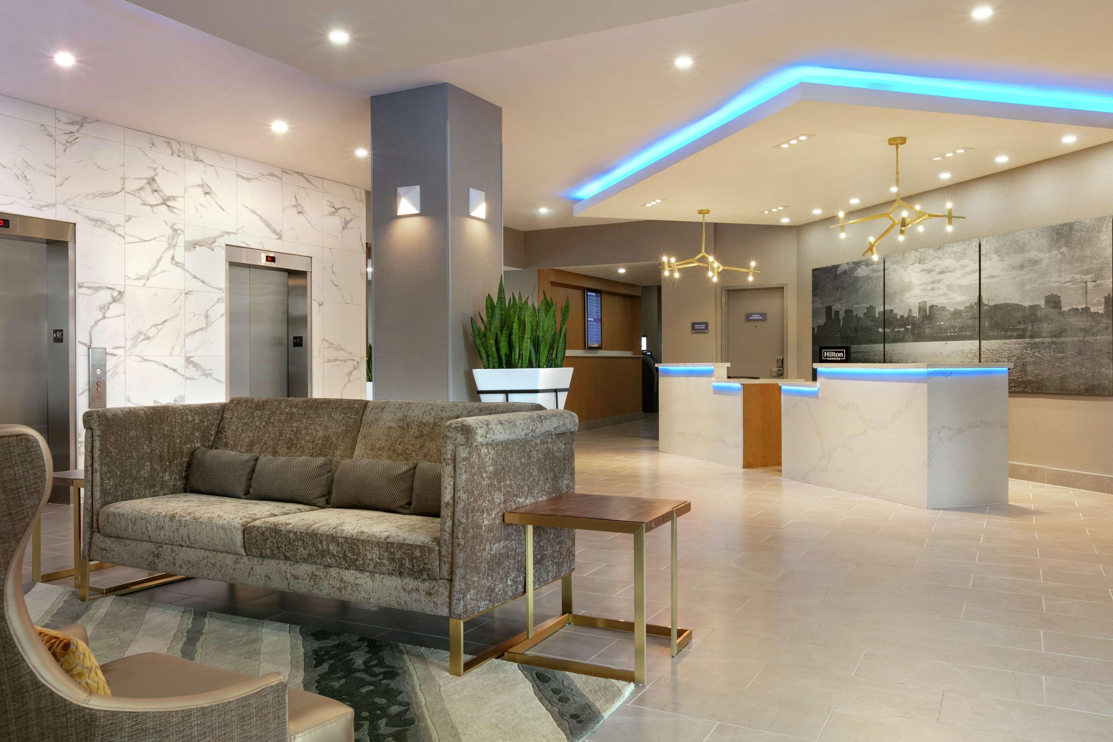 Embassy Suites By Hilton Montreal Airport Pointe-Claire Exterior foto