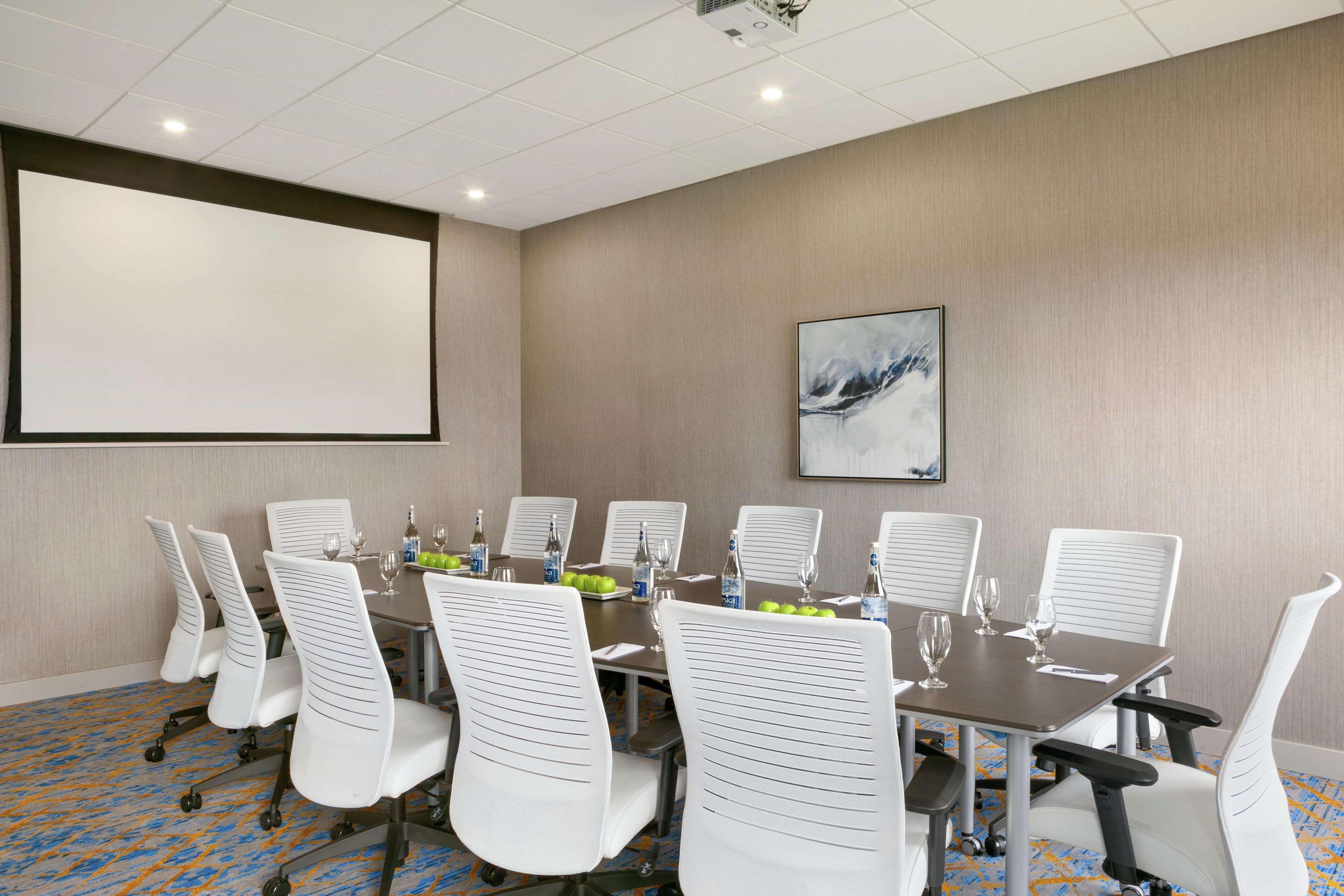 Embassy Suites By Hilton Montreal Airport Pointe-Claire Exterior foto