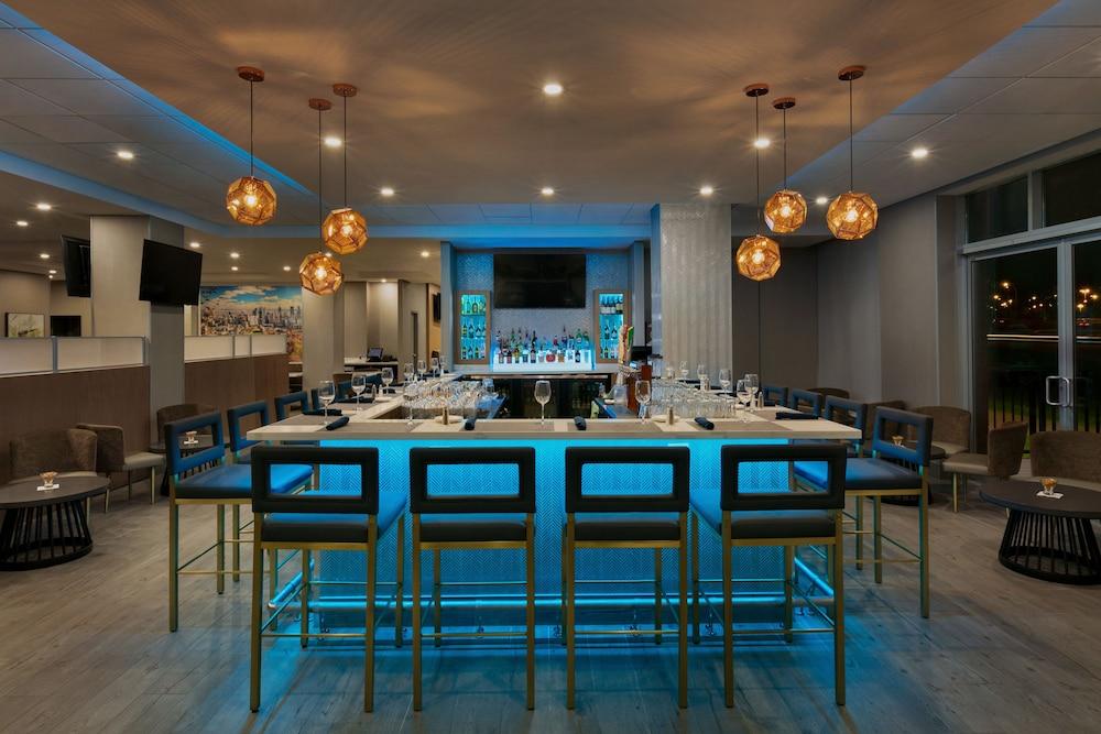 Embassy Suites By Hilton Montreal Airport Pointe-Claire Exterior foto
