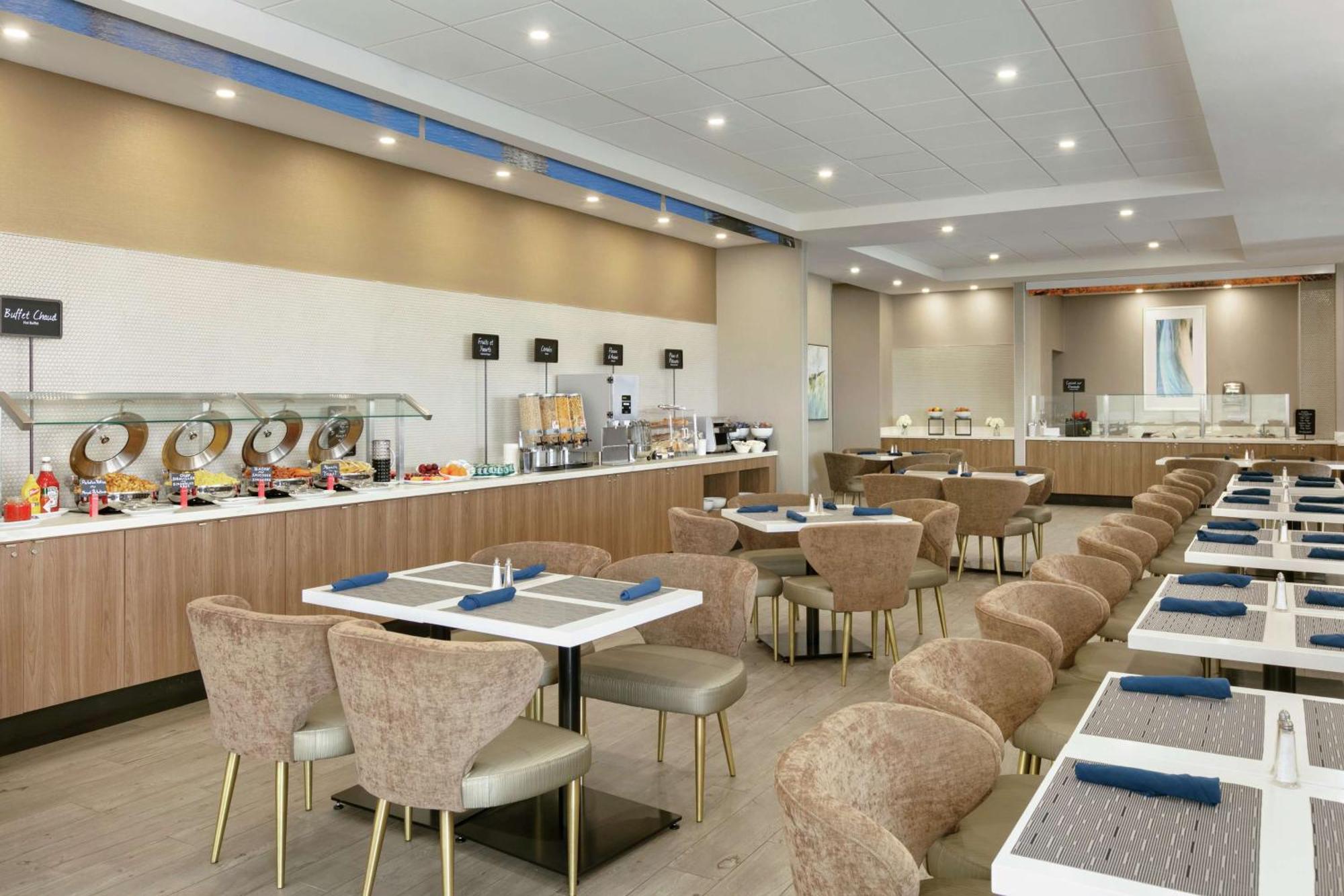 Embassy Suites By Hilton Montreal Airport Pointe-Claire Exterior foto