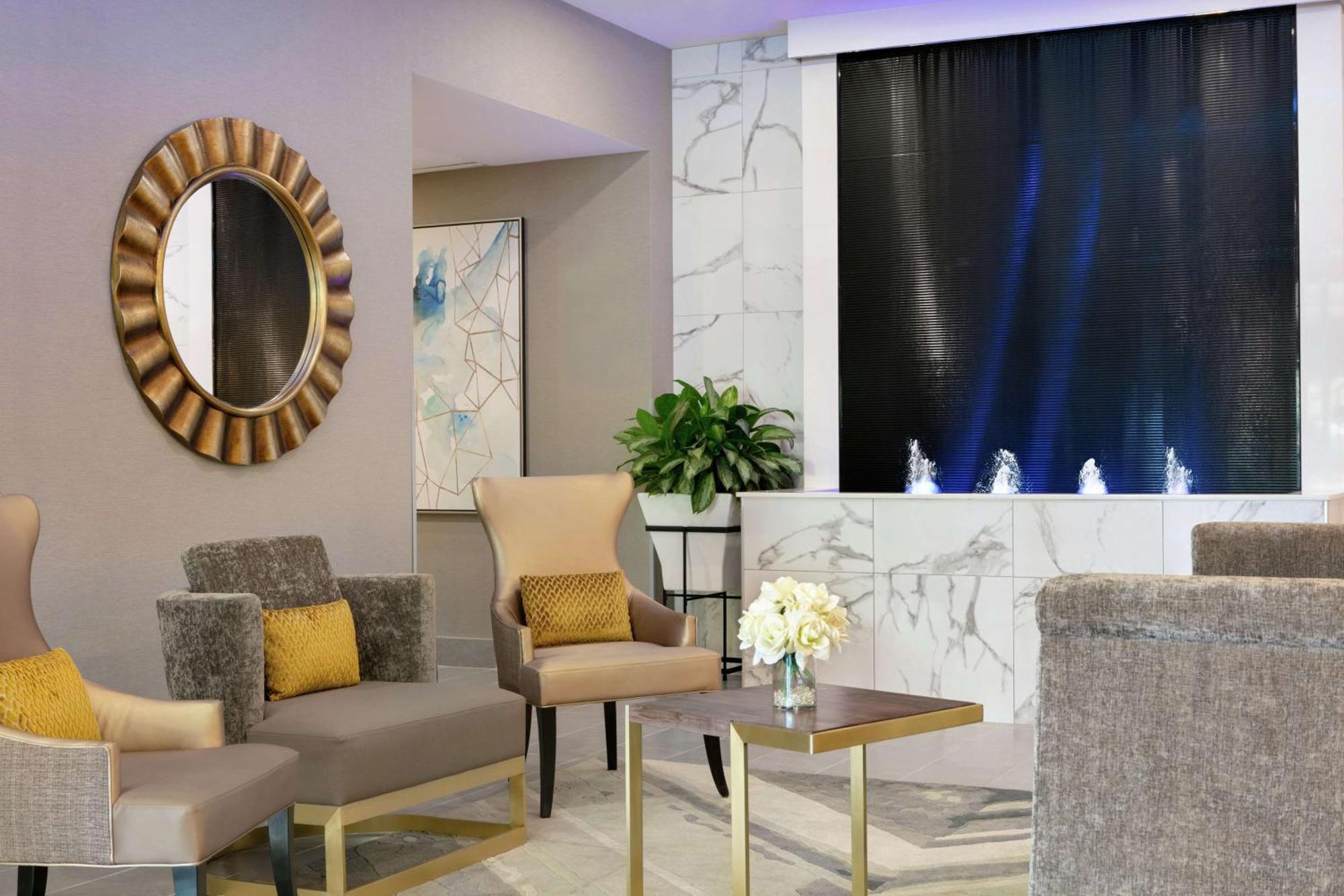 Embassy Suites By Hilton Montreal Airport Pointe-Claire Exterior foto